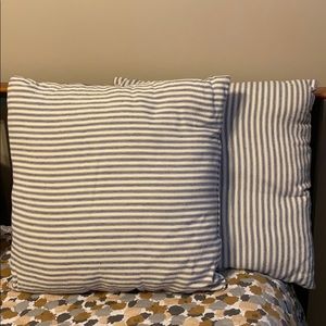 Stein Mart | 2 18”x18” Throw Pillows